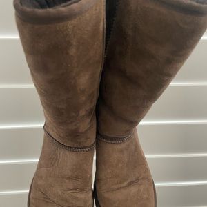 UGG SIZE 7 Brown Boots